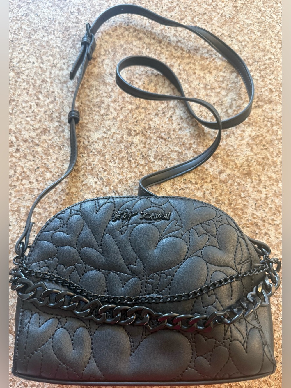 BETSEY JOHNSON Black Quilted
Heart W/chains Crossbody Handbag Goth, Punk Rare